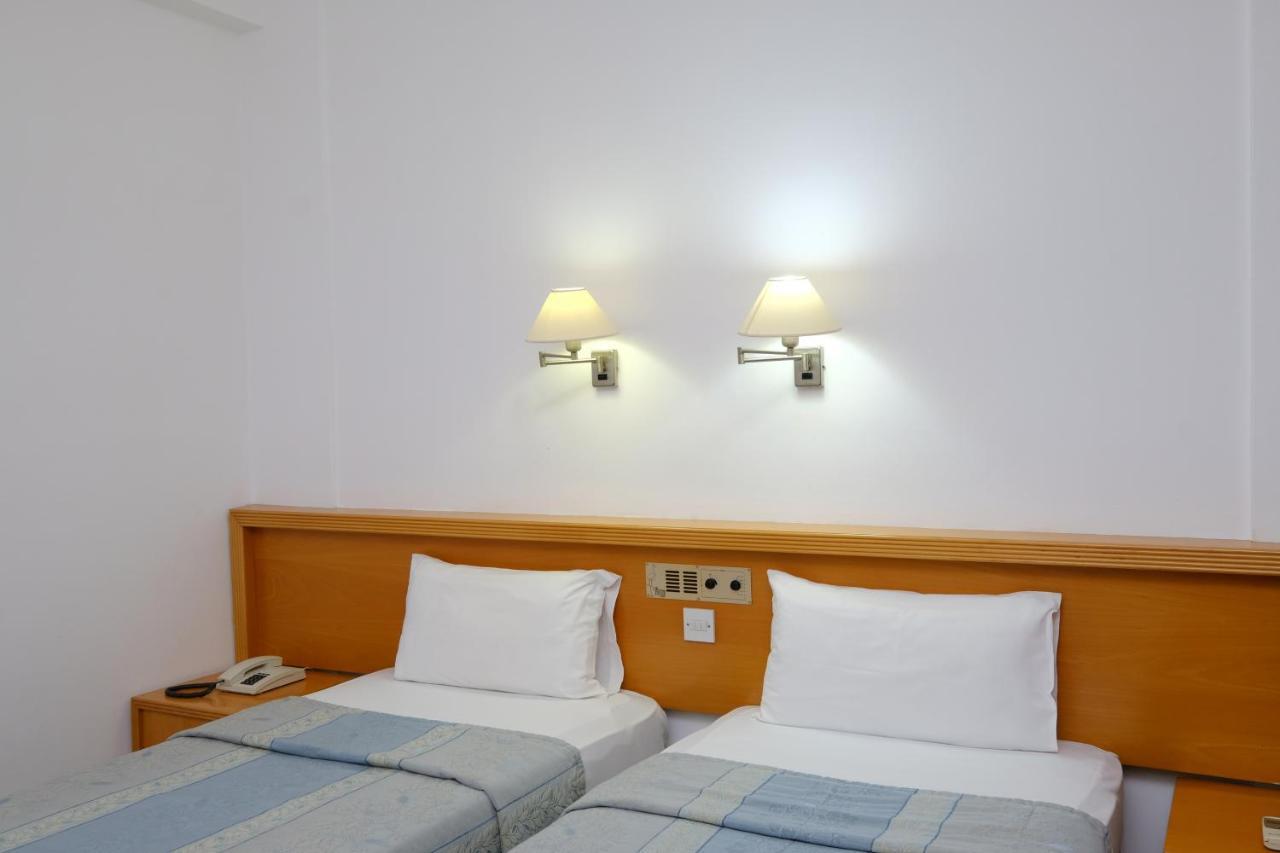Flamingo Beach Hotel Larnaca Exterior photo