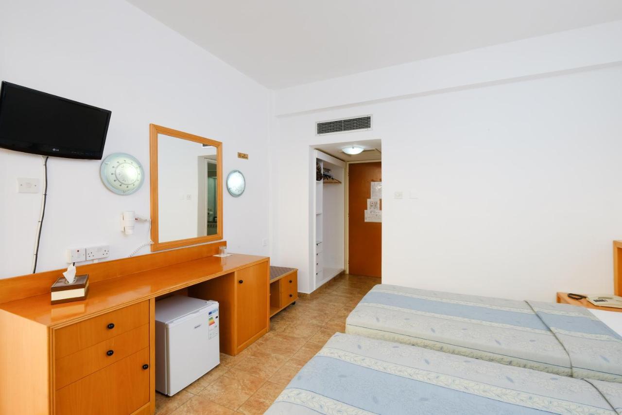 Flamingo Beach Hotel Larnaca Exterior photo