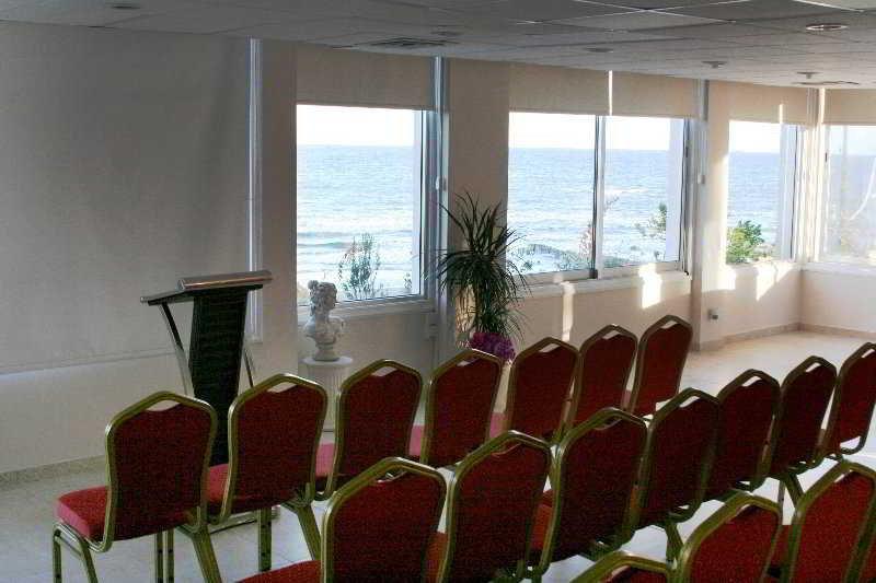 Flamingo Beach Hotel Larnaca Exterior photo