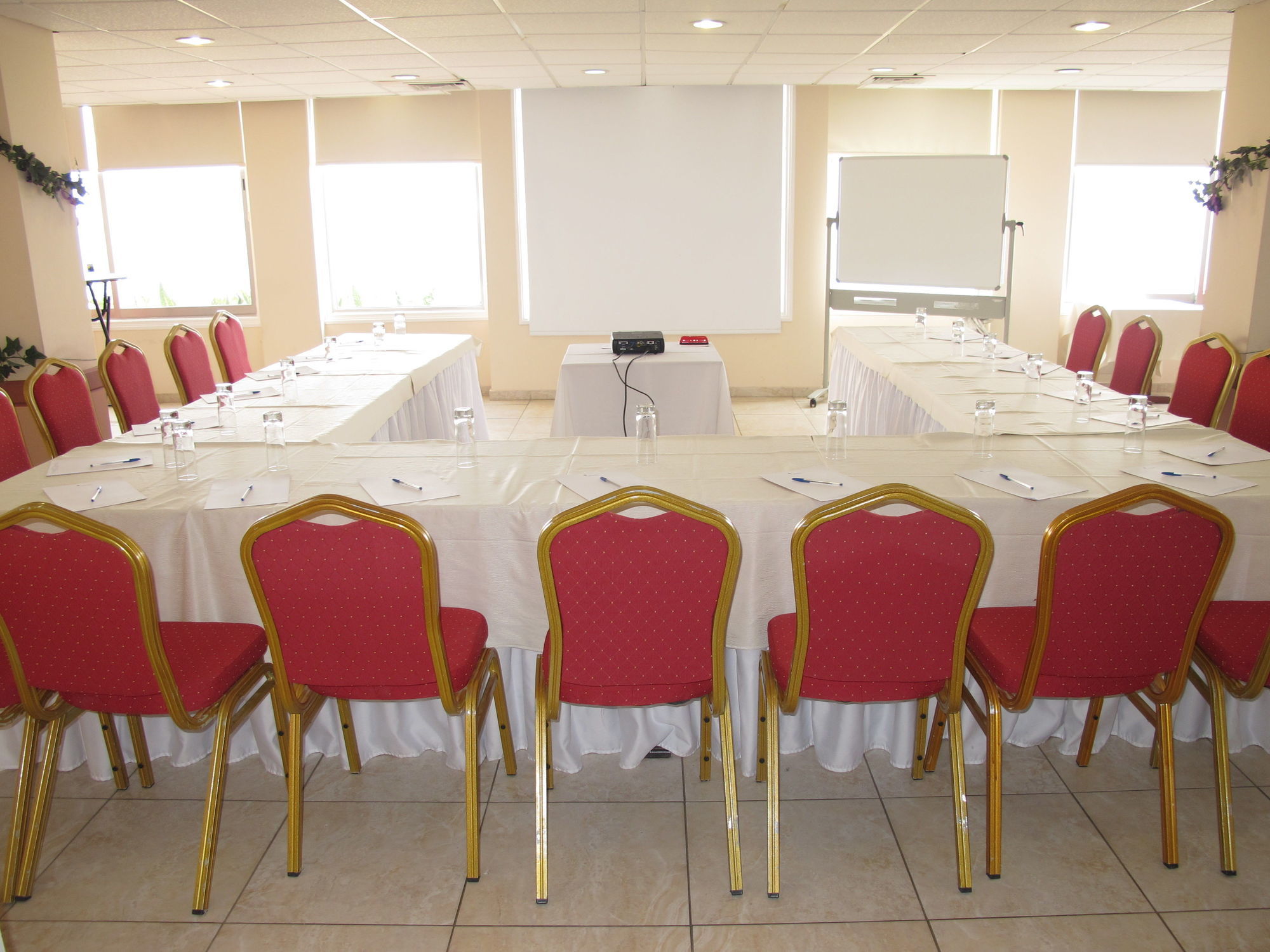 Flamingo Beach Hotel Larnaca Exterior photo