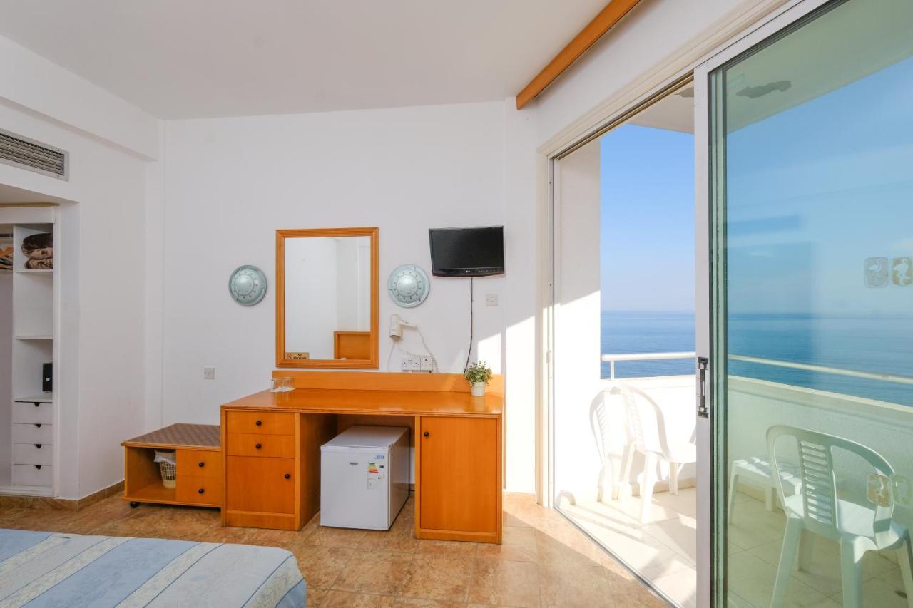 Flamingo Beach Hotel Larnaca Exterior photo