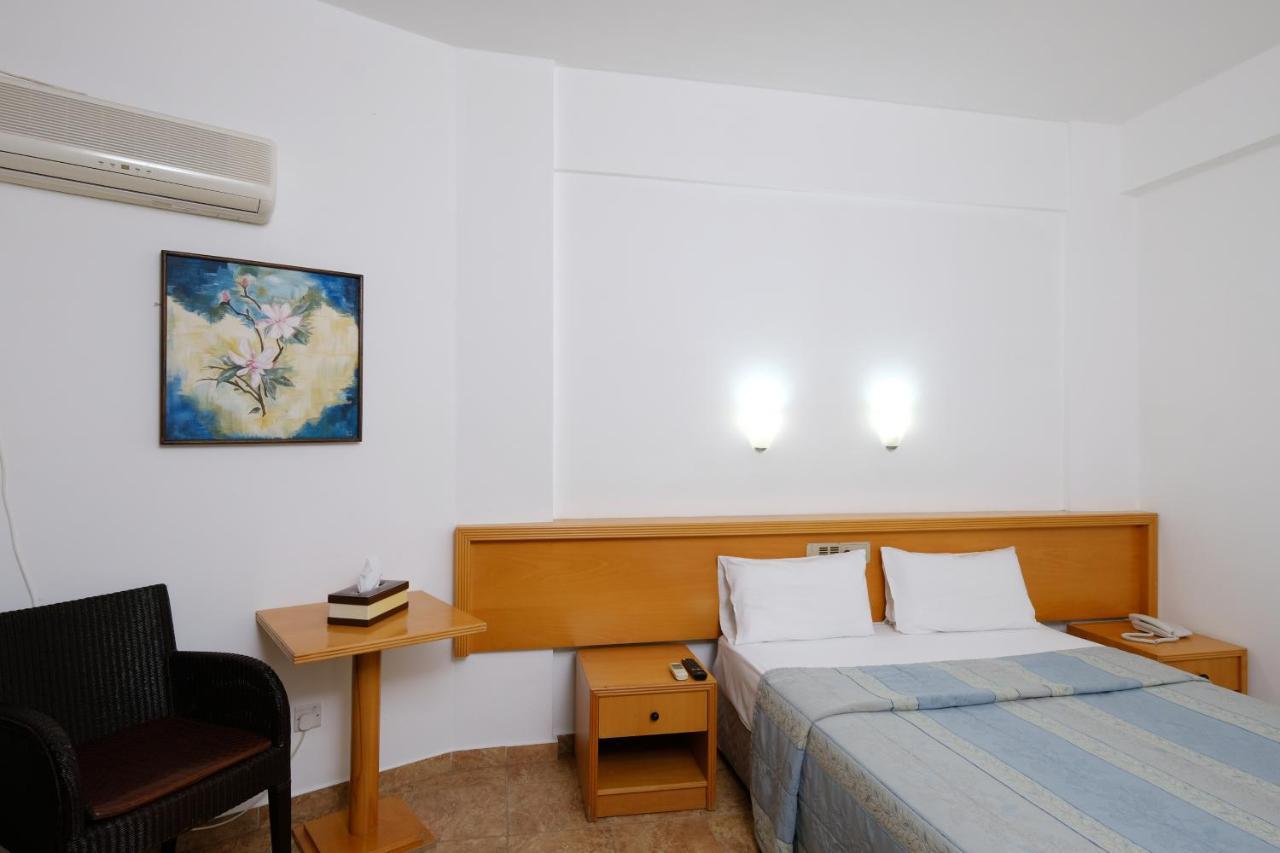 Flamingo Beach Hotel Larnaca Exterior photo